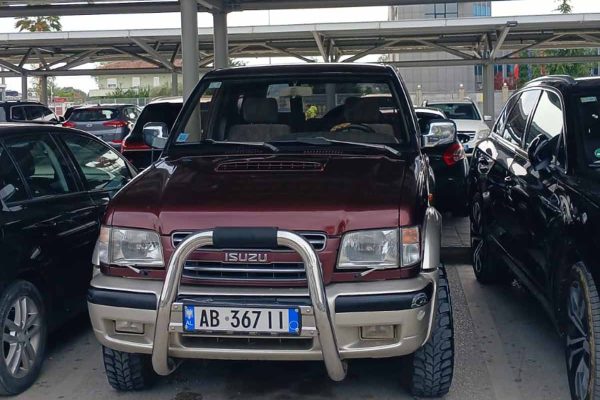 Albania 4x4 off-road car rental Rexton. Albania 4x4 off-road.