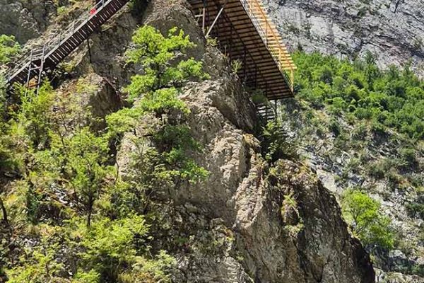 The Sala River. 4×4 Off-Road Expedition and Camping in Albania